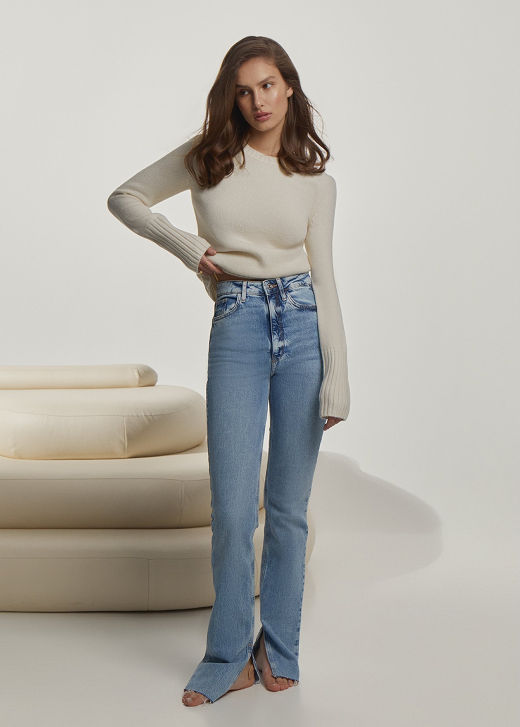 Women's jumper knit milk, Mareoni — on model, front view