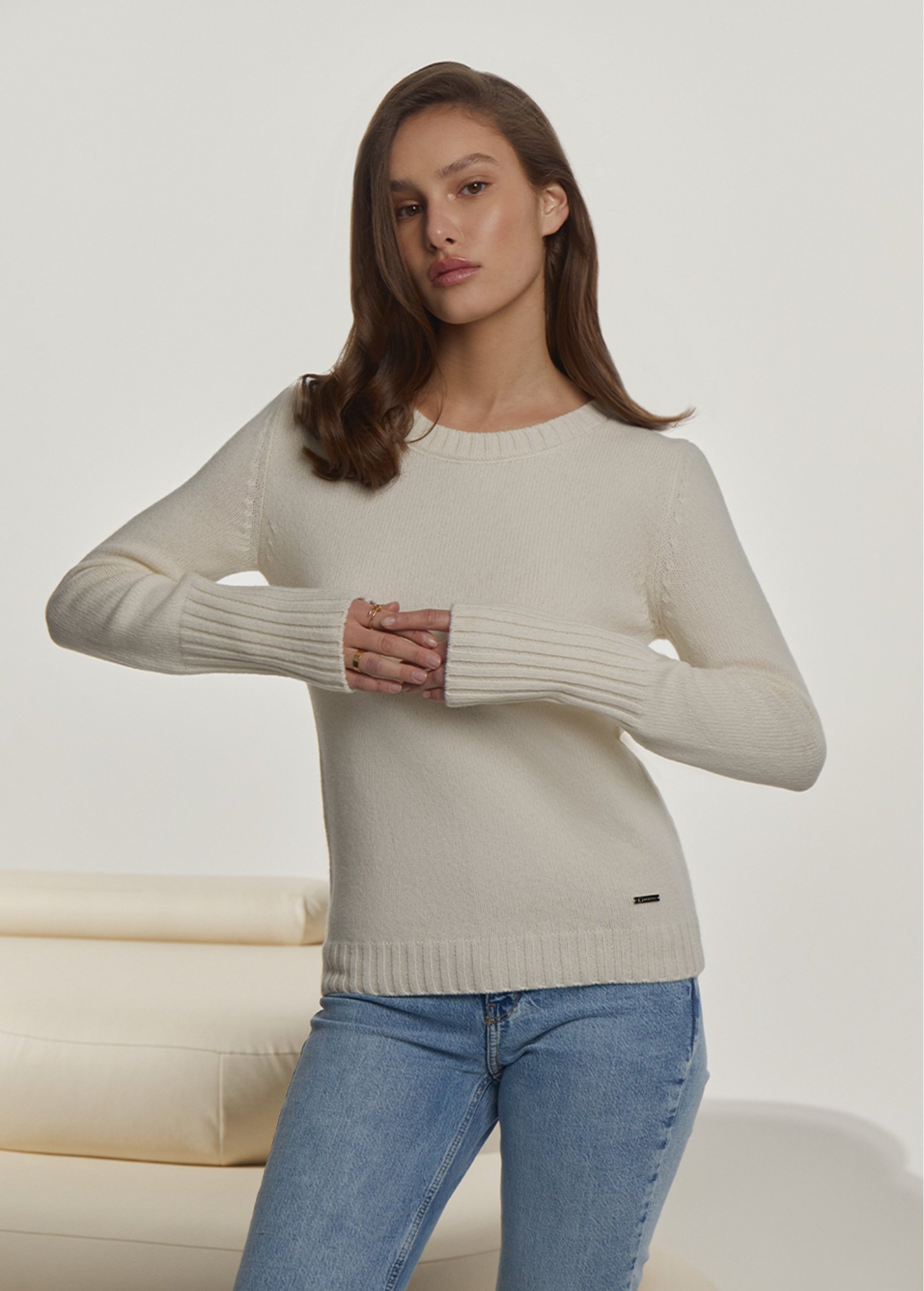 Women's jumper milk, cashmere and merino, Mareoni — knit detail