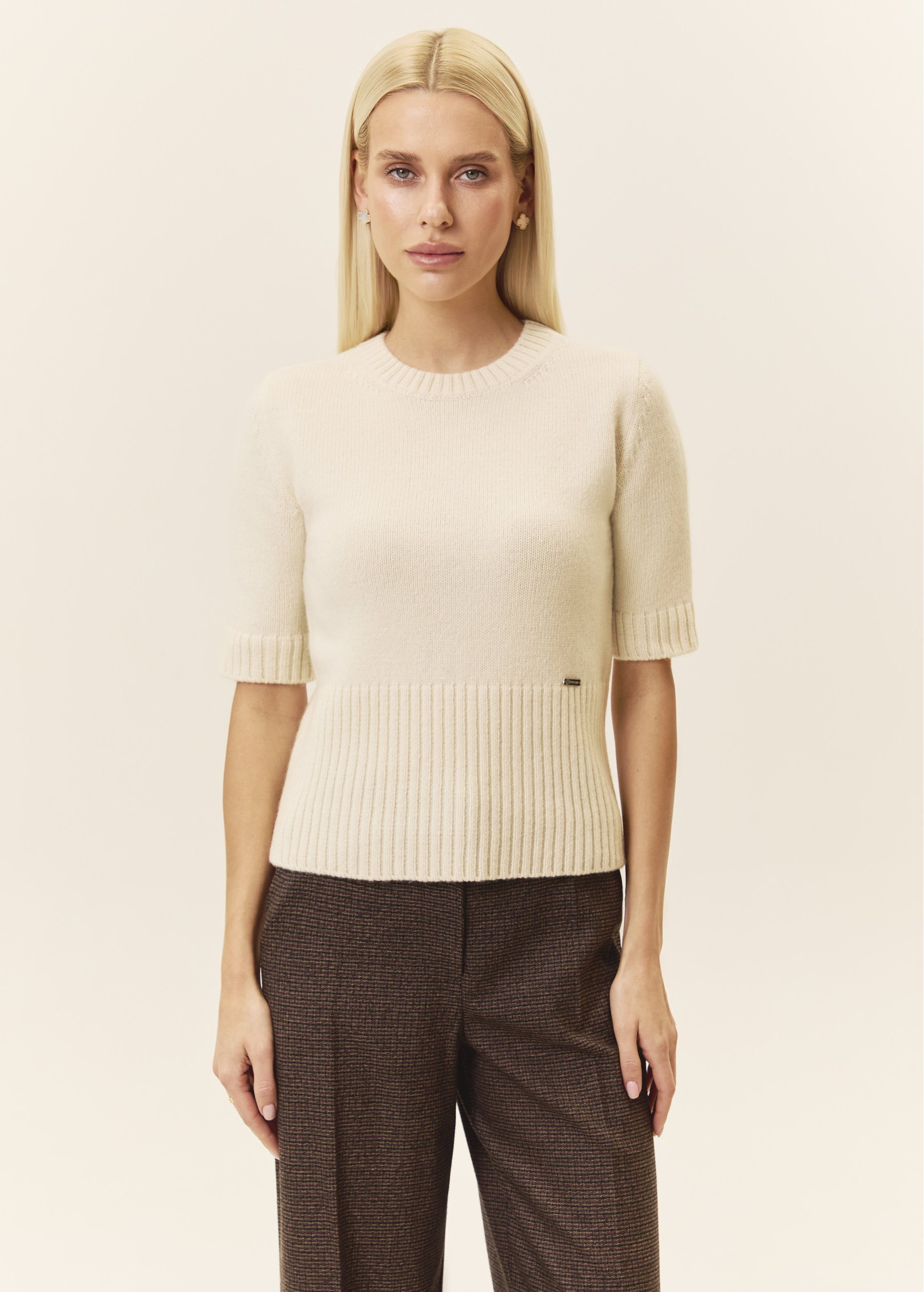 Women's jumper knit milk, Mareoni — on model, front view