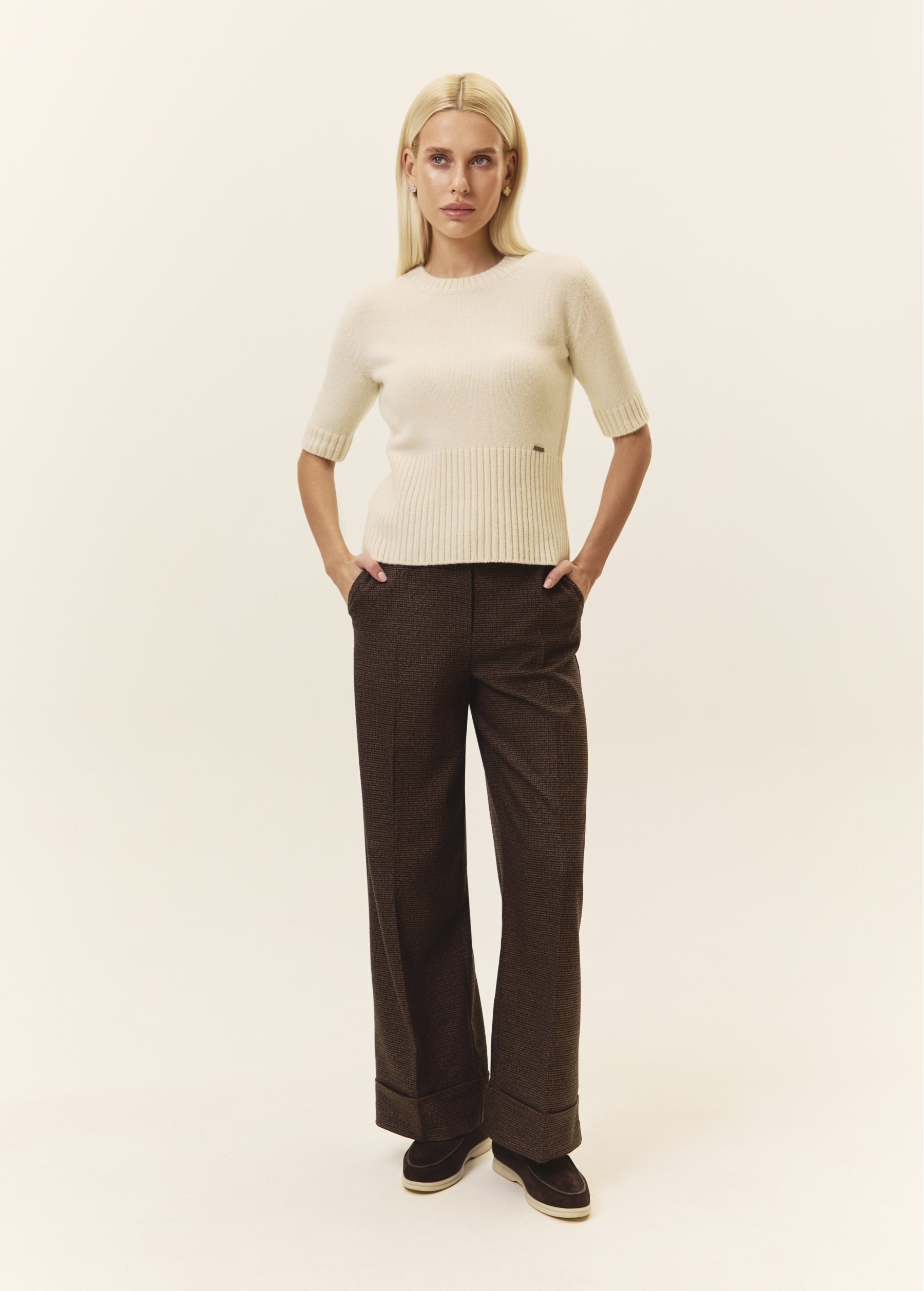 Women's jumper knit milk, Mareoni — on model, front view 2
