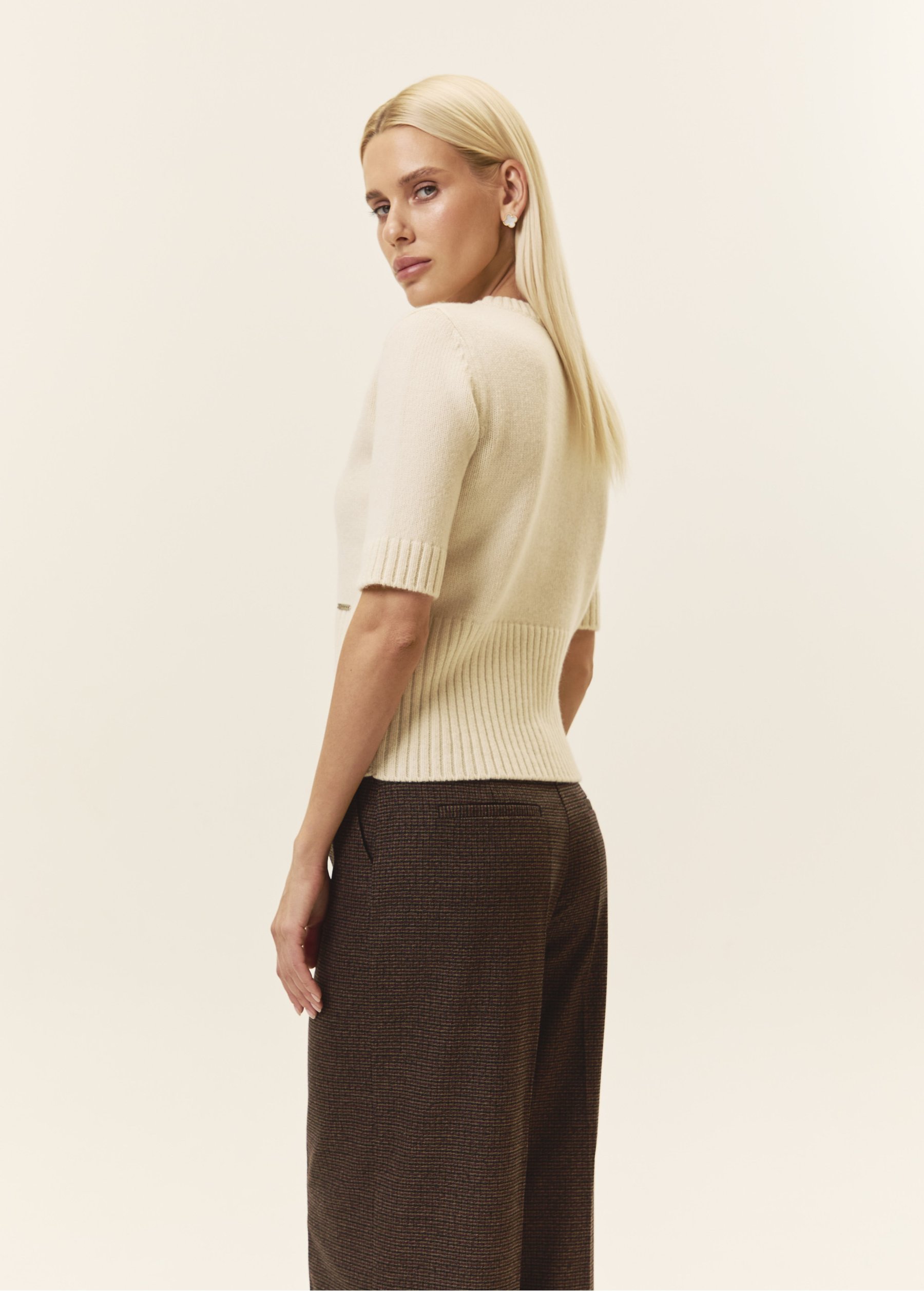 Women's jumper milk, Mareoni — on model, side view