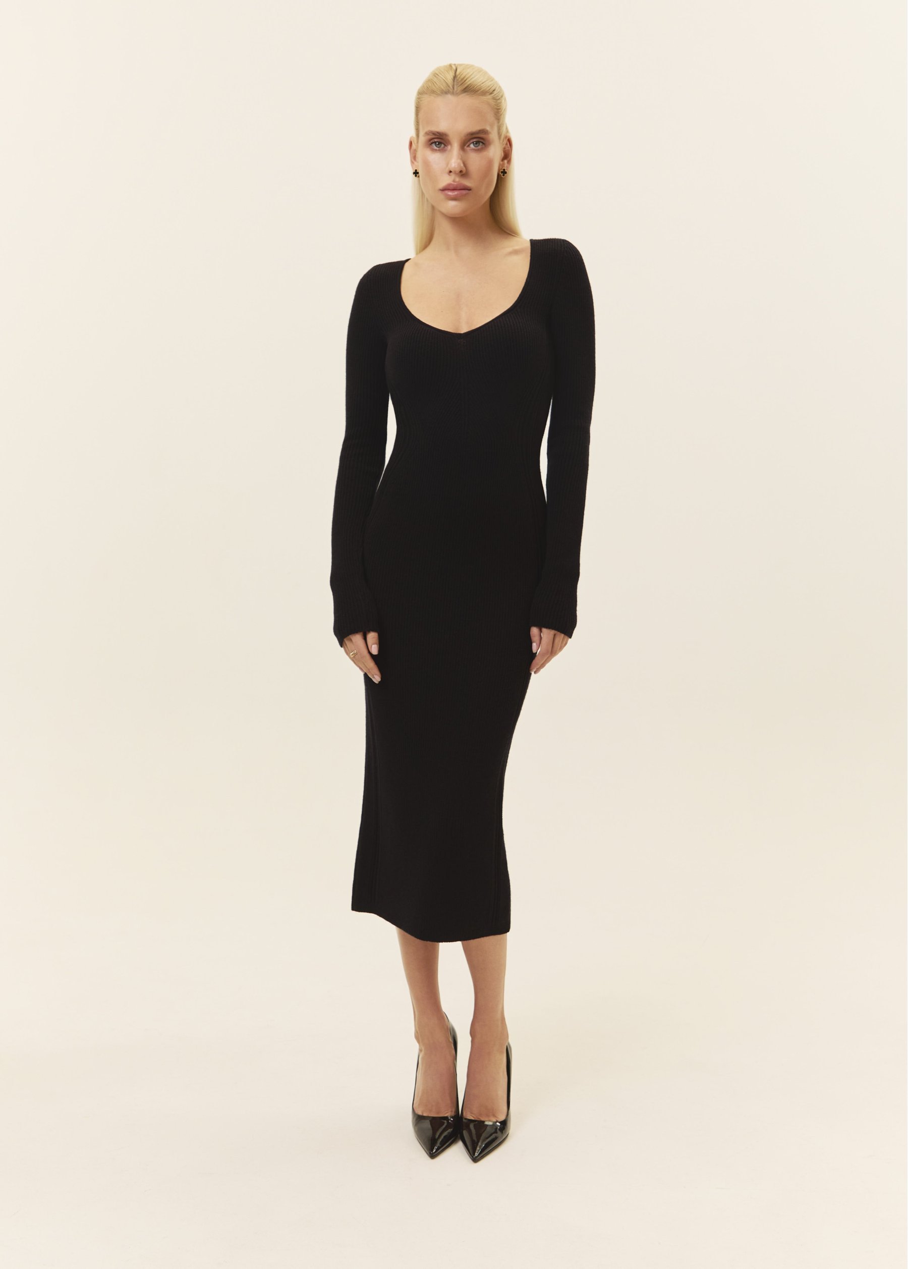 Women's dress midi knit black, Mareoni — on model, front view