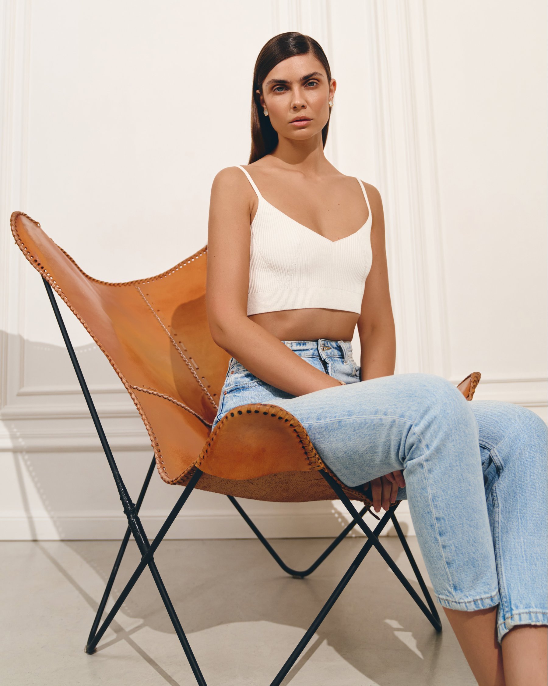 Women's top milk, Mareoni — on model, lifestyle