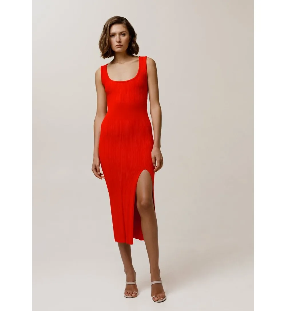Sleeveless midi ribbed dress with a slit